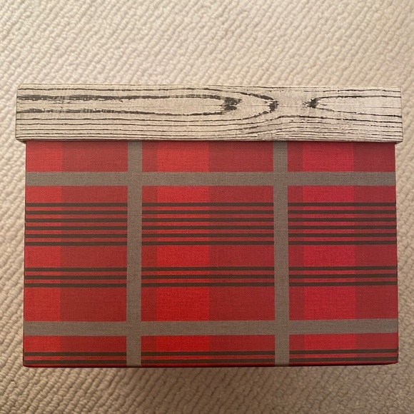 Design Focus I Holiday Gift Box I Happy Holidays Square Empty Gift Box - Picture 8 of 16